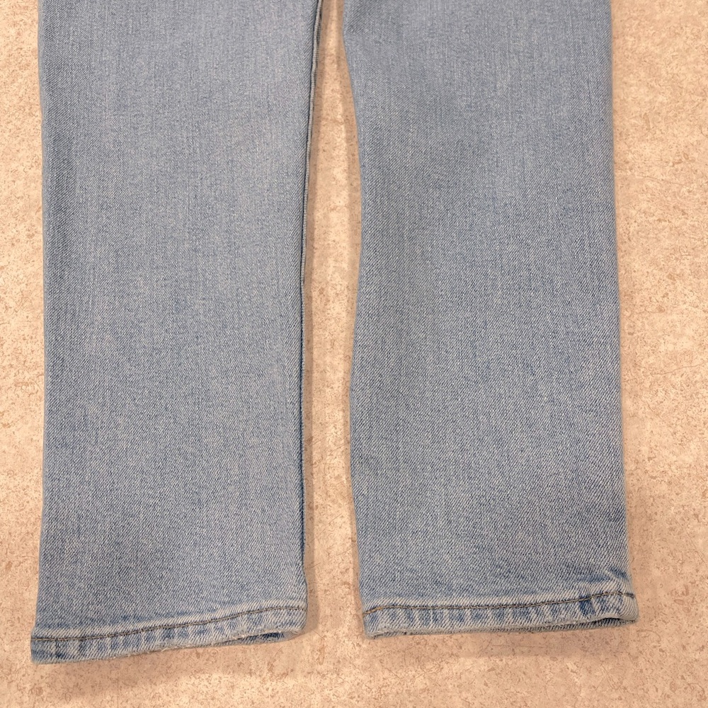 WOMENS LEVI’S HIGH WAISTED MOM JEAN IN A LIGHT WASH BLUE DENIM 80’s VIBE SIZE 25 - Picture 10 of 16